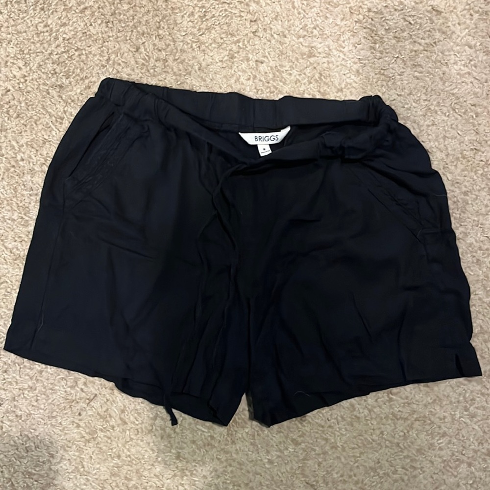 Womens medium black linen shorts.
